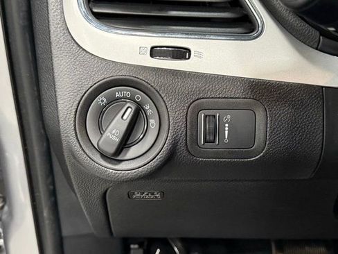 Used 2018 Dodge Journey SXT w/ Connectivity Group image 15