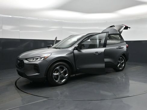 Used 2025 Ford Escape ST-Line w/ Tech Pack #1 FWD image 25