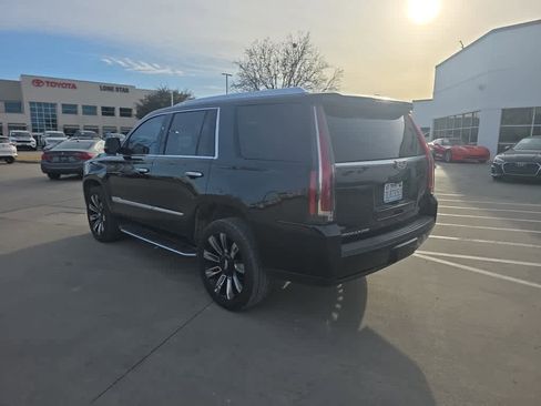 Used 2019 Cadillac Escalade Luxury image 2