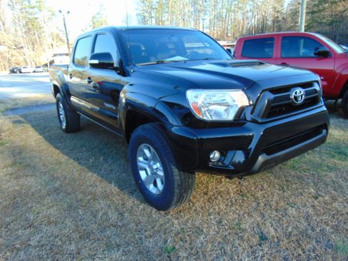 Used 2012 Toyota Tacoma 4x4 Double Cab image 2