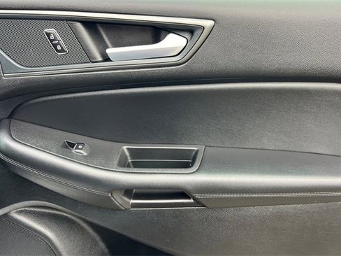 Used 2024 Ford Edge SE w/ Black Appearance Package image 23