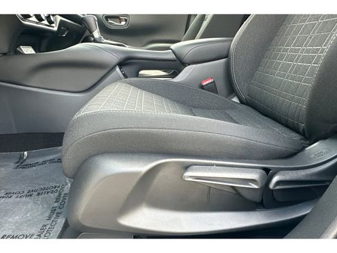 Certified 2026 Honda HR-V LX image 13