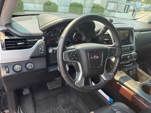 Used 2015 GMC Yukon SLT AWD/4WD image 9
