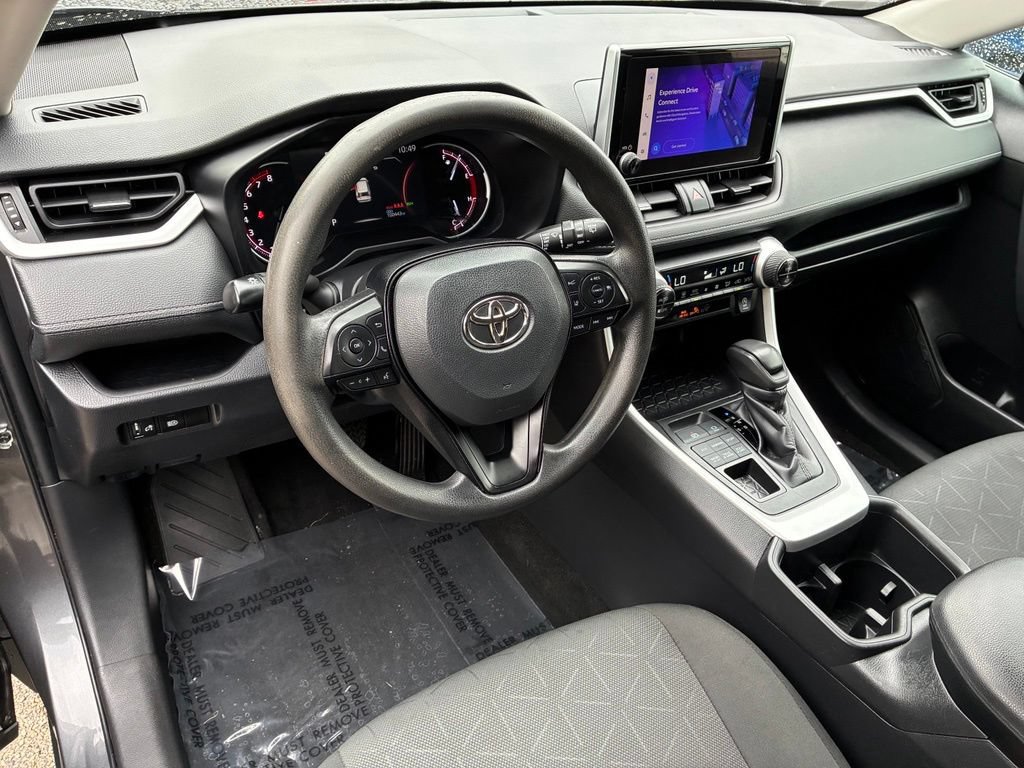 Used 2024 Toyota RAV4 XLE AWD/4WD image 16