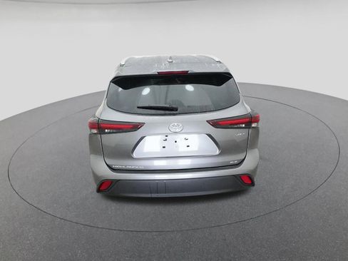 New 2026 Toyota Highlander XLE image 15