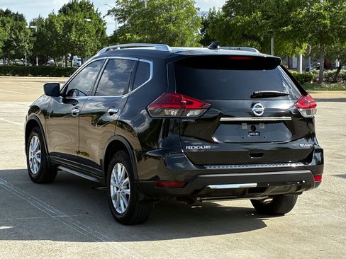 Used 2017 Nissan Rogue SV AWD/4WD image 12