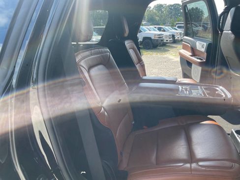 Used 2018 Lincoln Navigator Reserve w/ Technology Package AWD/4WD image 58