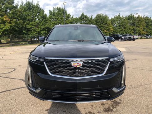 Used 2021 Cadillac XT6 Premium Luxury AWD/4WD image 2