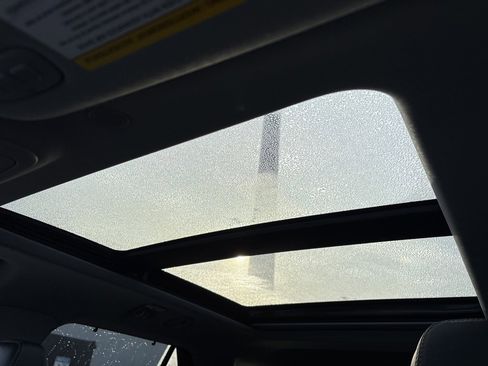 Used 2023 Ford Explorer Limited w/ Limited Technology Package image 24