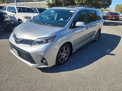 Used 2019 Toyota Sienna SE Premium