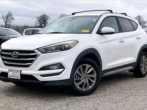 Used 2017 Hyundai Tucson SE image 2