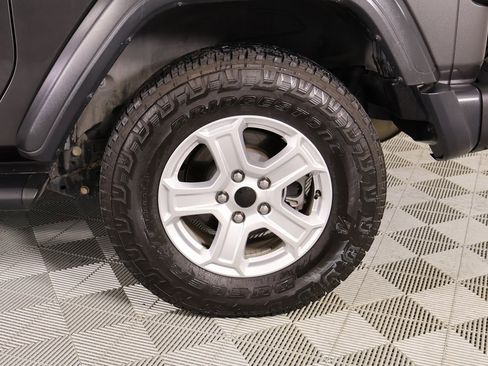 Used 2018 Jeep Wrangler Sport image 17