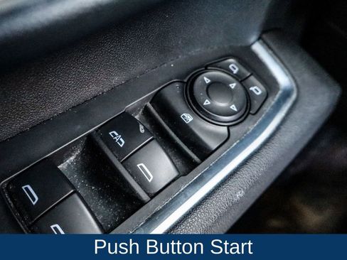 Used 2025 Chevrolet Silverado 2500 LT w/ Convenience Package image 20