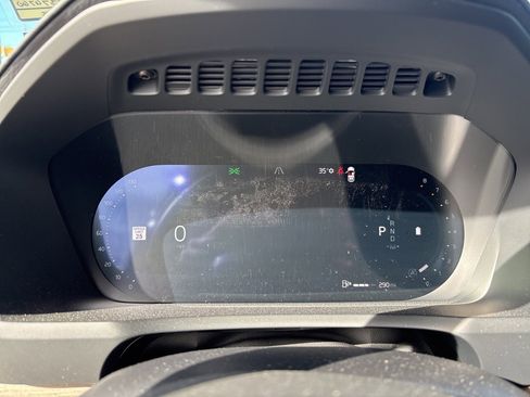 Certified 2025 Volvo XC90 B6 Plus image 18