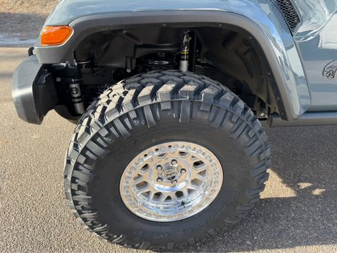 New 2025 Jeep Gladiator Sport image 20