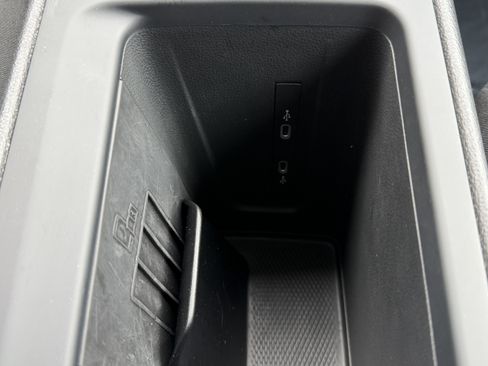 Used 2025 Volkswagen Tiguan S image 23