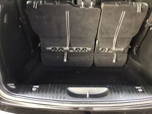 Used 2025 Chrysler Pacifica Select FWD image 13