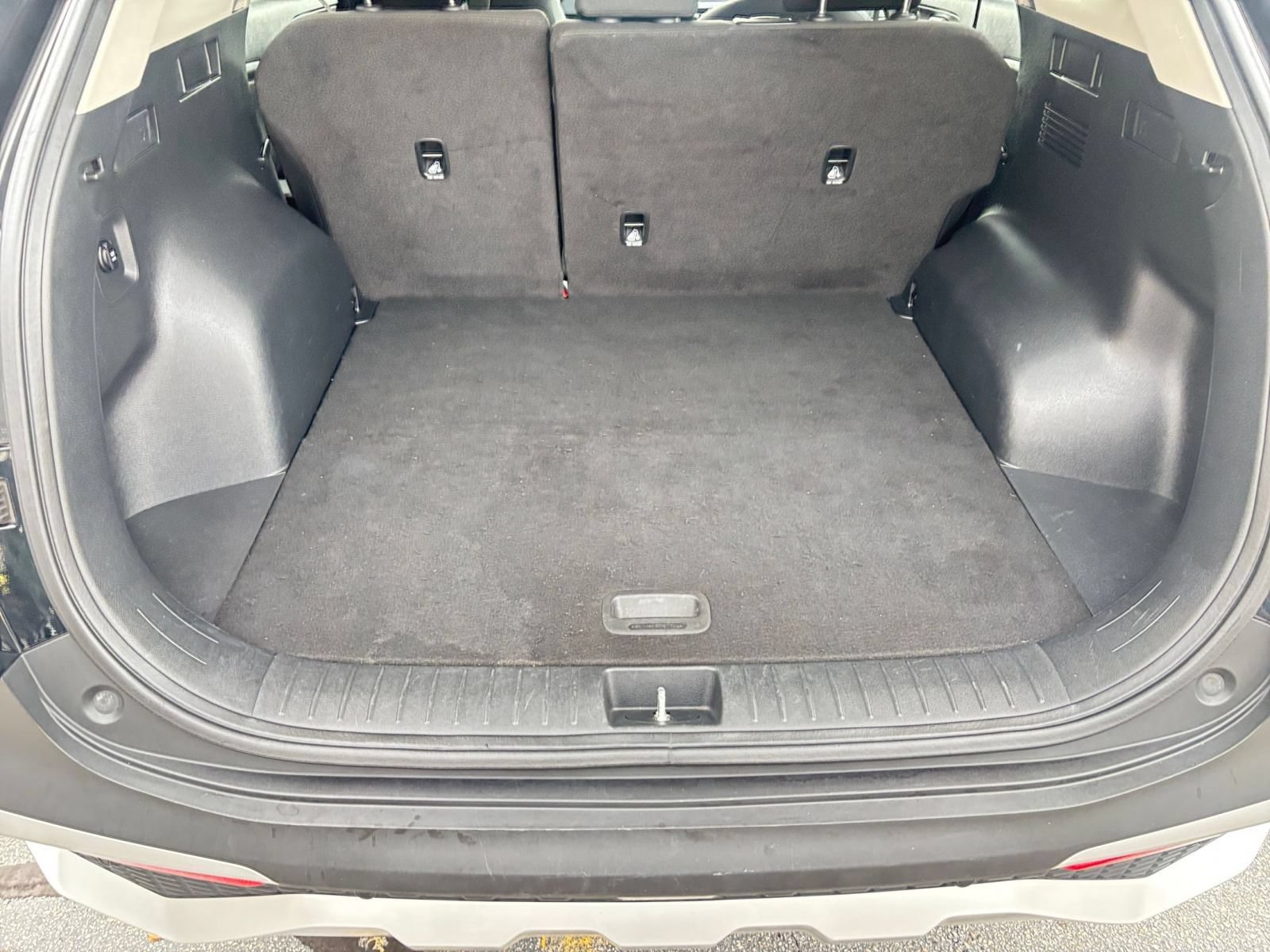 Used 2025 Kia Sportage LX FWD image 29