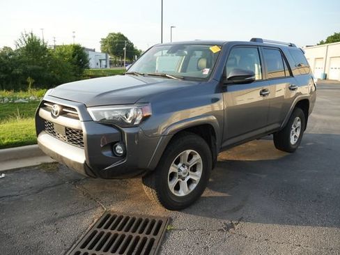 Used 2023 Toyota 4Runner SR5 Premium w/ Moonroof Package RWD image 3
