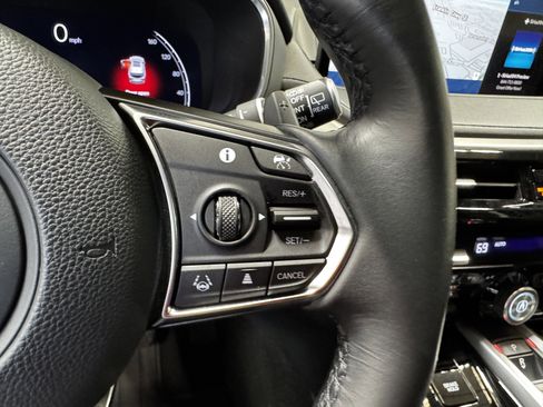 Used 2023 Acura MDX SH-AWD w/ Technology Package image 25