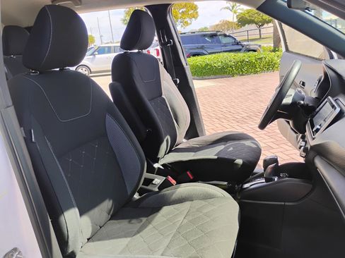 Used 2020 Nissan Kicks S image 35