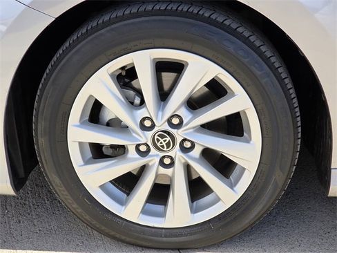 Used 2023 Toyota Camry LE image 8