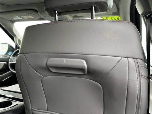 Used 2025 Ford Expedition Max Active AWD/4WD image 14