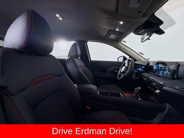 Used 2025 Nissan Kicks SR FWD image 24