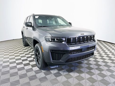 New 2026 Jeep Grand Cherokee Altitude AWD/4WD image 2