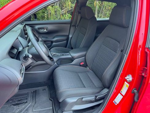 Certified 2025 Honda HR-V Sport image 11