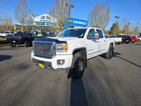 Used 2015 GMC Sierra 3500 Denali image 1