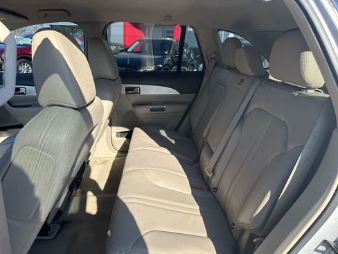 Used 2011 Lincoln MKX AWD image 16