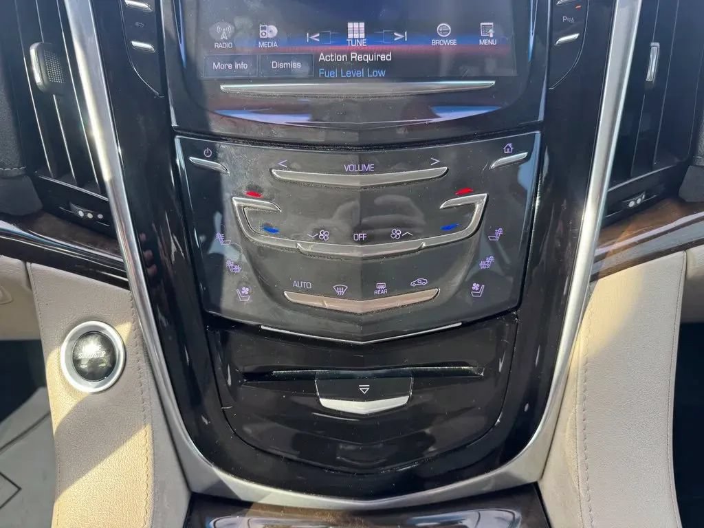 Used 2018 Cadillac Escalade Luxury AWD/4WD image 30