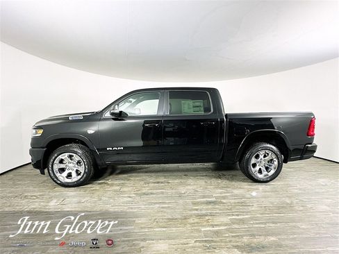 New 2026 RAM 1500 4x4 Crew Cab image 9