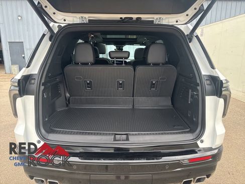 Used 2025 Chevrolet Traverse High Country w/ LPO, Floor Liner Package AWD/4WD image 26