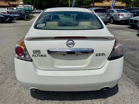 Used 2010 Nissan Altima 2.5 SL w/ Technology Pkg image 16