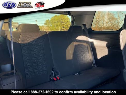 Used 2016 GMC Acadia SLE image 12