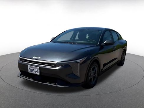 Used 2025 Kia K4 FWD image 4