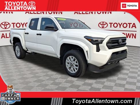Used 2024 Toyota Tacoma SR RWD image 1