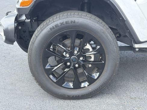 Used 2025 Jeep Wrangler Unlimited Sahara w/ Safety Group image 12