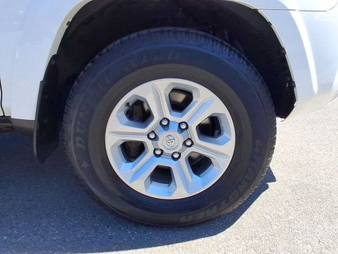 Used 2022 Toyota 4Runner SR5 RWD image 33