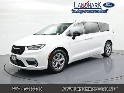 Used 2024 Chrysler Pacifica Limited
