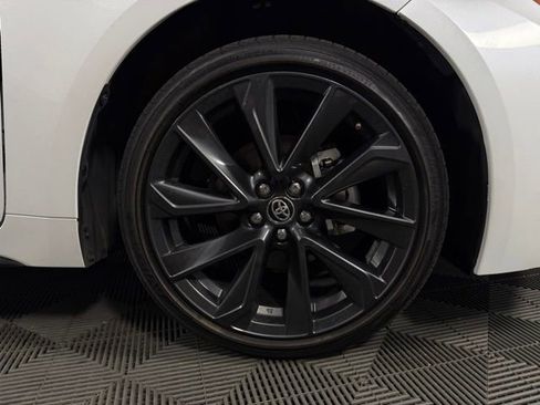 Used 2024 Toyota Corolla SE w/ Convenience Package image 11