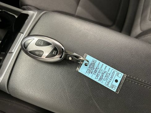 Used 2025 Hyundai Tucson SE AWD/4WD image 12