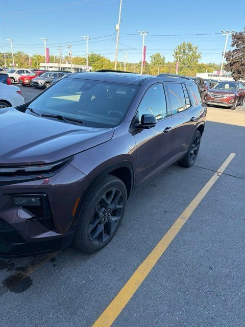 Used 2024 Chevrolet Traverse RS AWD/4WD image 3