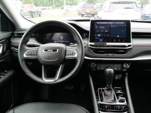 Used 2022 Jeep Compass Trailhawk w/ Trailhawk Elite Group image 18