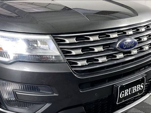 Used 2016 Ford Explorer XLT w/ Equipment Group 202A FWD image 32