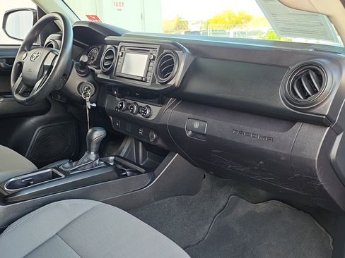 Used 2017 Toyota Tacoma SR image 23