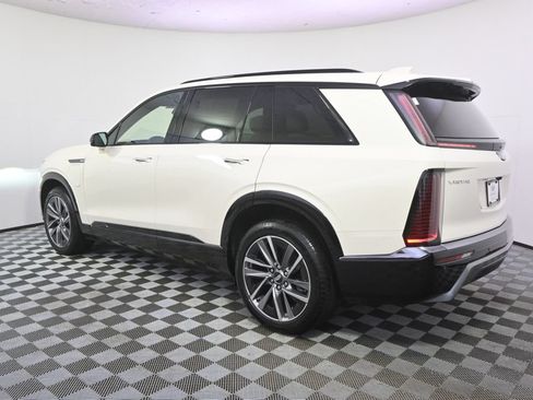 New 2027 Cadillac Vistiq Sport w/ LPO, Floor Liner Package AWD/4WD image 3