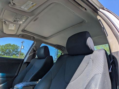 Used 2011 Toyota Camry SE w/ SE Extra-Value Pkg #1 FWD image 13